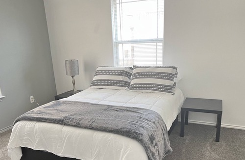 Pharr Apartment | Clean & Cozy Apt -2BR 2.5BA- short & long stays!