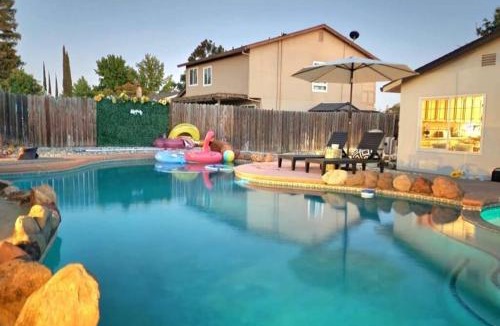 Citrus Heights House | close 2 SAC 4BR/2BA Home w AC/Pool/Jaccuzi/Game Rm
