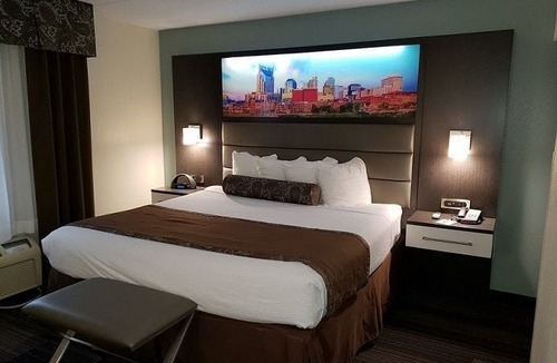 Merry Oaks Hotel | Club Hotel Nashville Inn & Suites