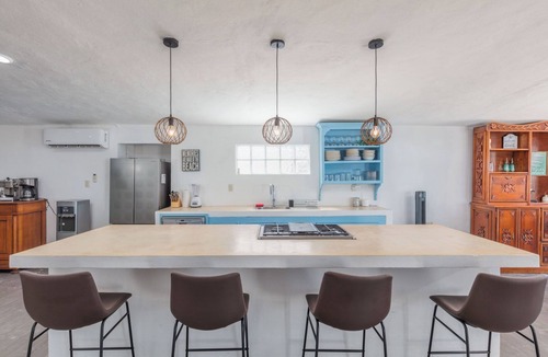 Chelem House | Coastal Casual Bliss: Beach + Pool + Rooftop Deck + Generator + Fast Internet