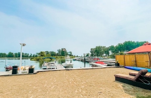 Wellington House | Coastal Hideaway - Lake, Hot Tub & Private Beach