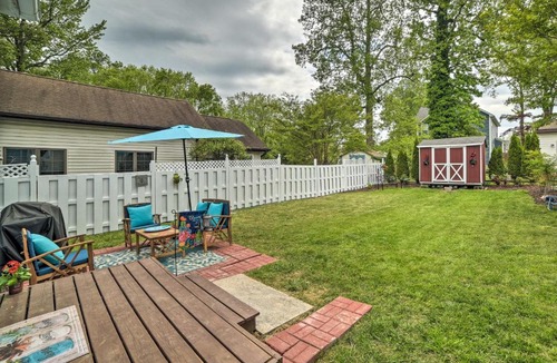 Chesapeake Beach House | Coastal Pet-Friendly Cottage < 1/2 Mi to Beaches
