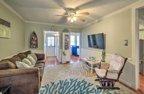 Chesapeake Beach House | Coastal Pet-Friendly Cottage < 1/2 Mi to Beaches