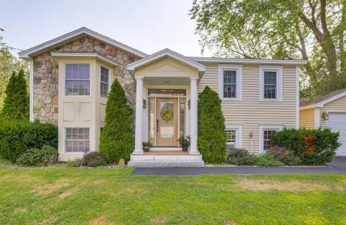 Southern Coast House | Coastal Retreat with Large Yard Less Than 1 Mi to Dtwn Saco!