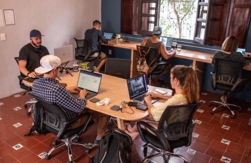 Americana Hostel | Coliving Chingon