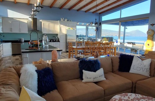 Lengueta Arenosa House | Come live the flip-flop lifestyle in our luxury beach home!