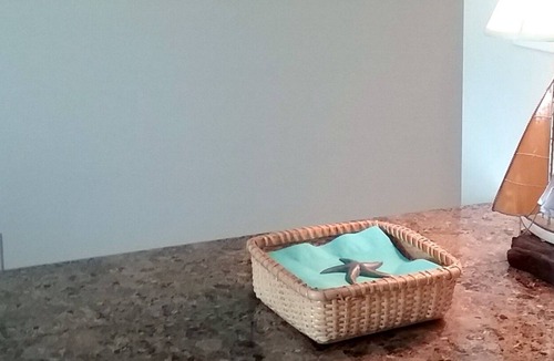 Seabrook Condo | Come stay at TIDEVIEW! Steps to Beautiful Seabrook Beach, NH. Nicely decorated.