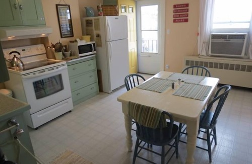 Damariscotta Apartment | Comfort Found Literary Lodging