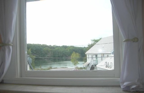 Damariscotta Apartment | Comfort Found Literary Lodging