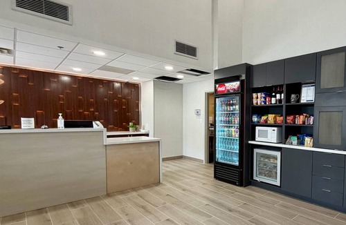 Sturbridge Hotel | Comfort Inn & Suites Sturbridge - Brimfield