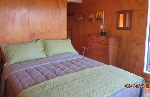 Great Barrier Island House | Comfortable family friendly bach, 4 minutes walk to the BEACH