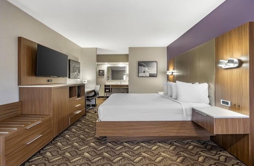 Inglewood Hotel | Comfortable Los Angeles Stay Minutes from LAX Airport