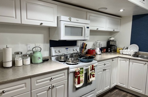 Saskatoon House | Comfy 2-bedroom basement with kitchen/bath for you.