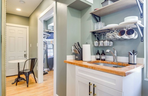 Cheverly Apartment | Commuter's Dream! Cheverly Studio 1/2 Mi to Metro