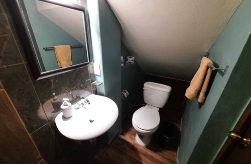 Downtown Queretaro Apartment | Comparte Espacio con 7 Amigos! A 15 min en Auto de Lugares Historicos