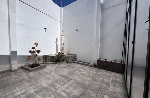 Mineral de la Reforma House | Complete house Paseos de Chavarría 300 M with almost totally roofed spaces.