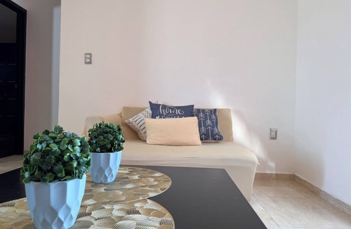 Mineral de la Reforma House | Complete house Paseos de Chavarría 300 M with almost totally roofed spaces.
