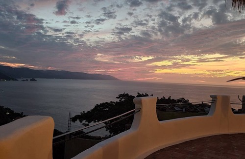 Conchas Chinas Villa | Concha’s chinas villa w/spectacular views ocean and jungle
