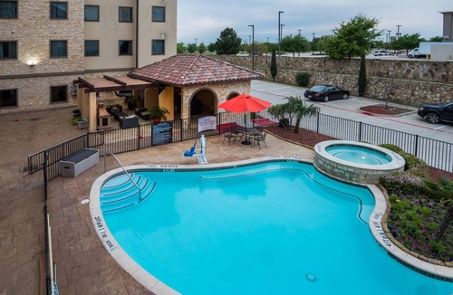 Irving Condo | Condo ∙ 1 bedroom ∙ 2 guests
