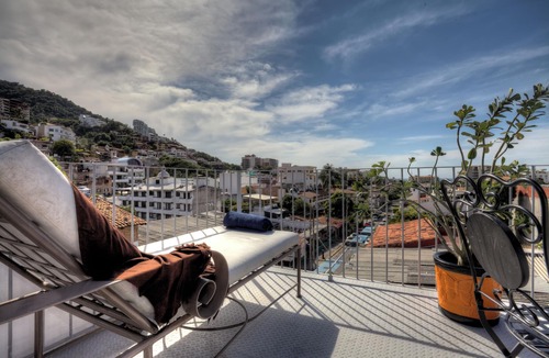 Emiliano Zapata Apartment | CONDO DE COLORES PENTHOUSE STUDIO