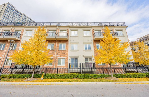 Fisherville House | Condo Townhouse in Toronto Modern and Stylish condo townhouse