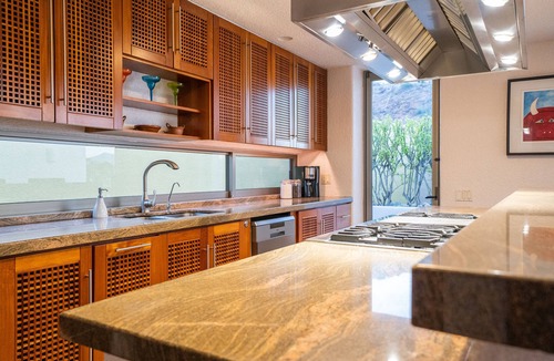 Pedregal House | Contemporary, clean, spacious ocean view villa, huge pool, 2 blocks from Marina