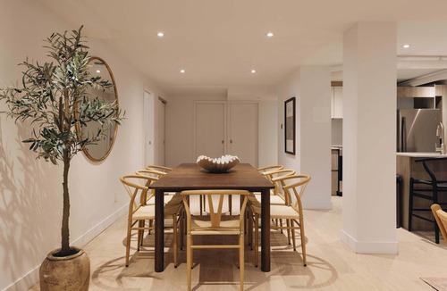 Chinatown Apartment | Convention Center-Old Mtl 4BDRS-4BA
