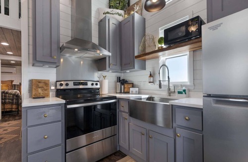 Fredericksburg House | Copper Ridge | Designer Tiny Home with Resort Pool near Fredericksburg