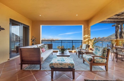 El Medano Ejidal Condo | Corner Unit, Building 4 Location! Beautifully Remodelled, Beachy Elegant Decor