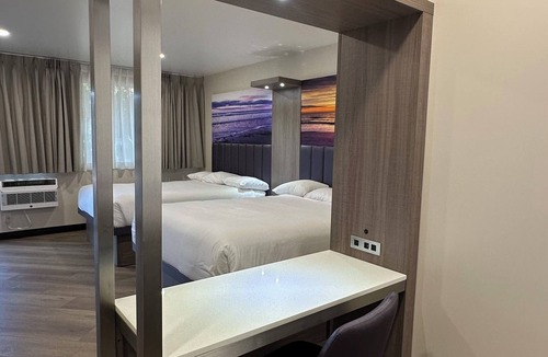Mesa Verde Hotel | Costa Mesa Inn