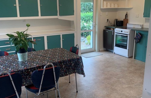Coal Stream Cottage | Cosy, Comfortable and on a farm - Possum Cottage