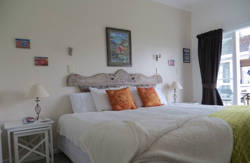 Totara Bed & Breakfast | Cotswold Cottage