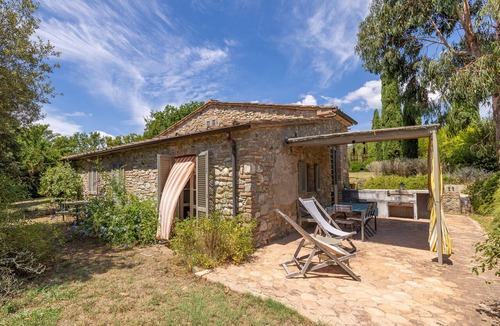 Casino di Terra Cottage | Cottage 'Casale Per 4 Persone' with Shared Pool, Wi-Fi and Air Conditioning