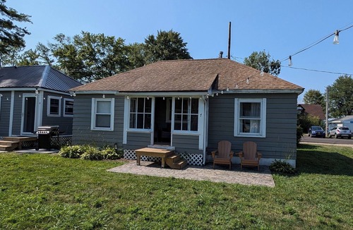 Stow Cottage | Cottage #7 - Lakefront Cozy Cottage with 1 bedroom in Charming Stow, NY