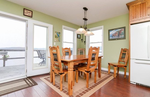 Cloyne House | Cottages at Bon Echo's Edge-Main Cottage