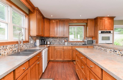 Cloyne House | Cottages at Bon Echo's Edge-Main Cottage