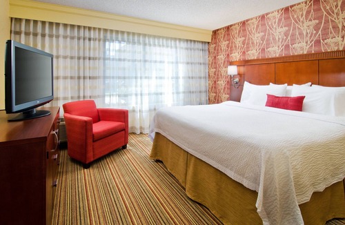 Irvine Business Complex Hotel | Courtyard by Marriott John Wayne Airport/Orange County