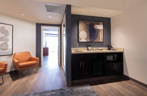 Norwood Hotel | Courtyard Cincinnati Midtown/Rookwood