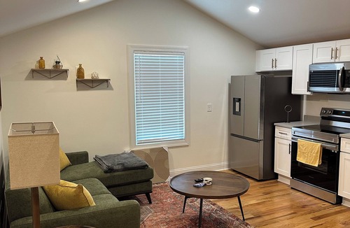 Eastwood Apartment | Cozy 1-bedroom apartment in East Nashville
