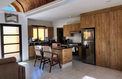Ajijic House | cozy 2 bedroom 2 bathroom lake house in artsy Ajijic with fiber internet