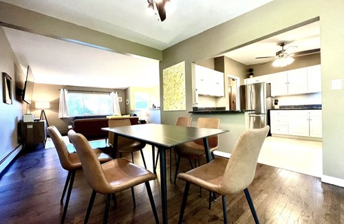 Old West Side House | Cozy 3-Bedroom 1 Mile to Downtown & Michigan Stadium w/Free Parking