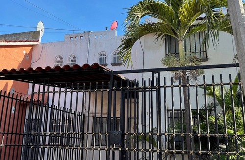 Las Jarretaderas Condo | Cozy 3-bedroom Single Family Home with AC, WiFi in conveniently located
