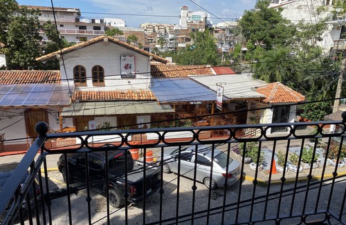 Emiliano Zapata Apartment | Cozy apartment in the heart of olas altas, pet friendly.