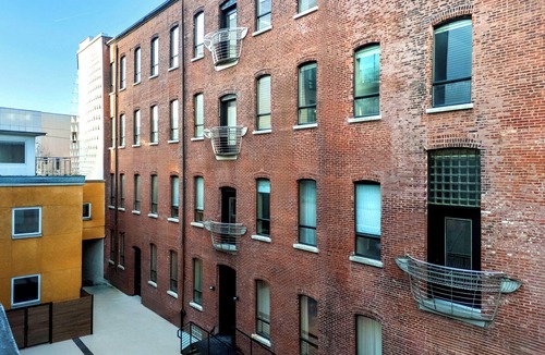 Northern Liberties Apartment | Cozy Artisan Loft w/Literary Charm/Book Binder