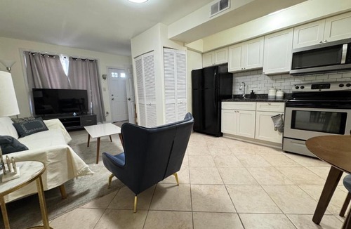 Northeast Apartment | Cozy Basement Near Union Market