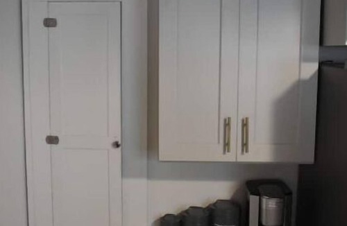 Ludlow House | Cozy bungalow with chef's kitchen near Cincinnati
