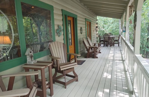 Blairsville Cabin | Cozy Cabin on 4 acres of fun! Pavilion, Firepit, Swing, Walking trail to creek!