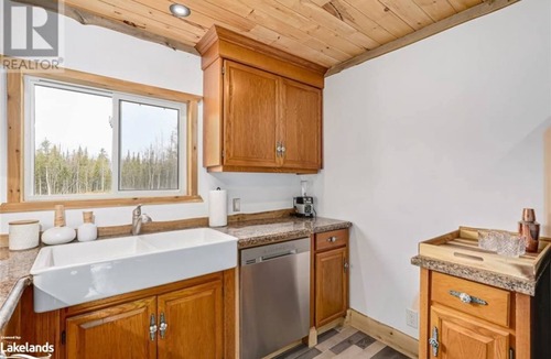 Meaford Cottage | Cozy cottage on 25 acres of private land. Lots of space. Pet Friendly!