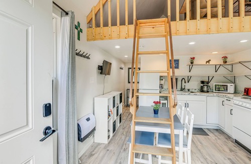 Houston Apartment | Cozy Houston Getaway w/Fire Pit & Lake Access!