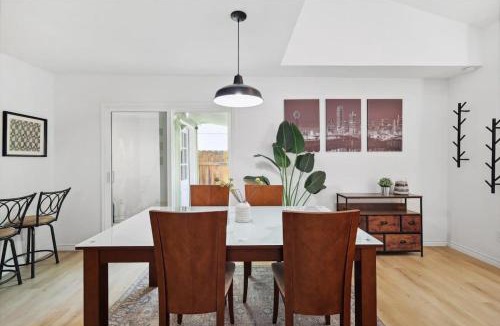 Old East Dallas House | Cozy & Modern Home in Heart of Dallas